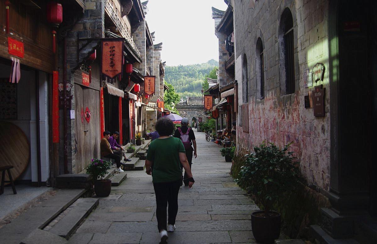 商务部：中国连续11年成为全球第一大网络零售市场